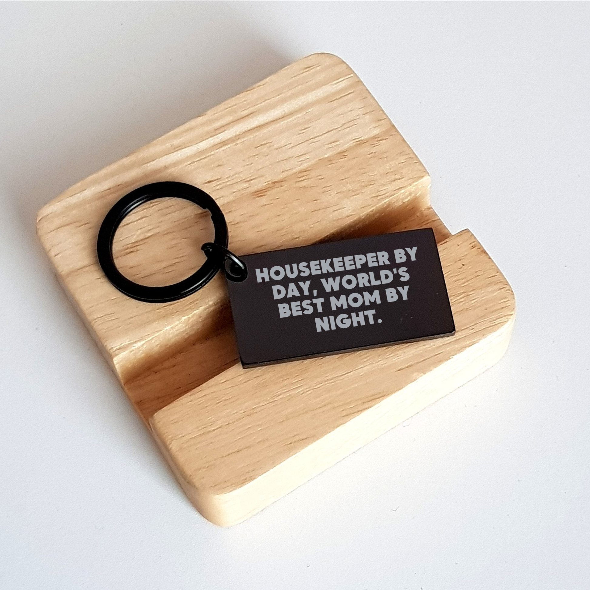 Housekeeper Gifts from Women, Keychain with Funny Quote 'Housekeeper By Day, World's Best Mom By Night.' for Graduation - Image 2